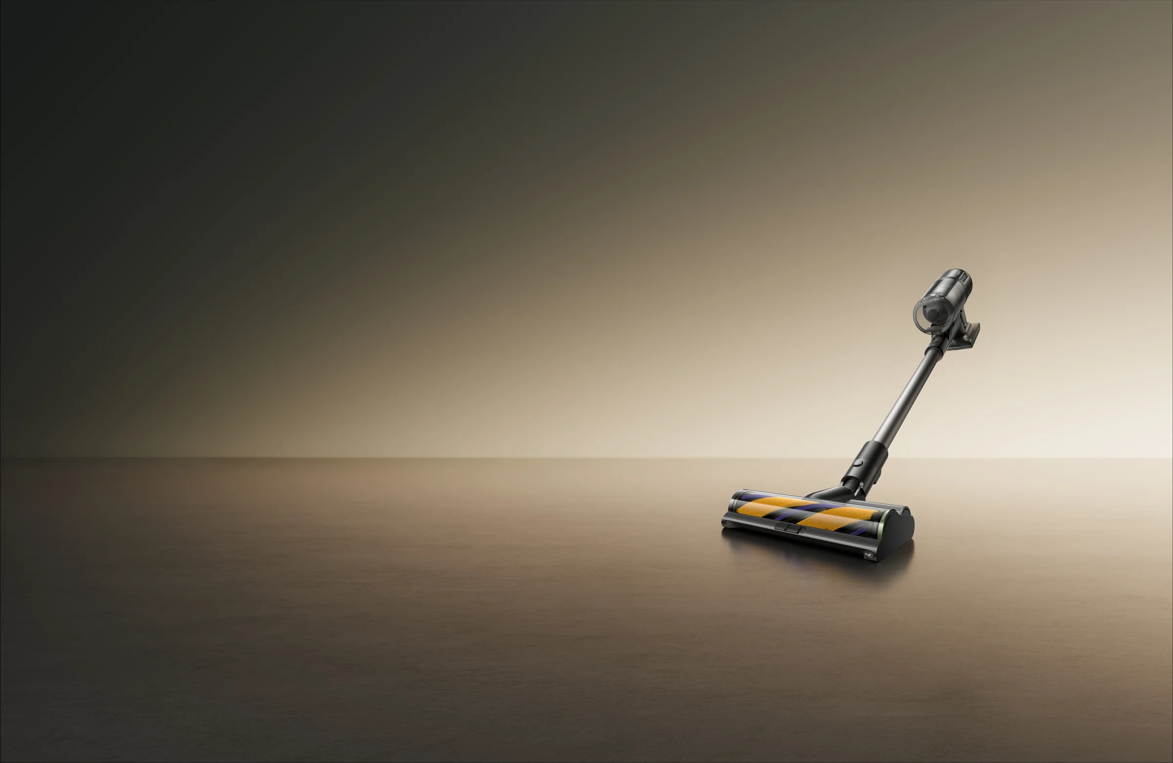 DREAME R20 Ultra AquaCycle siurblys ant grindų šiltoje šviesoje