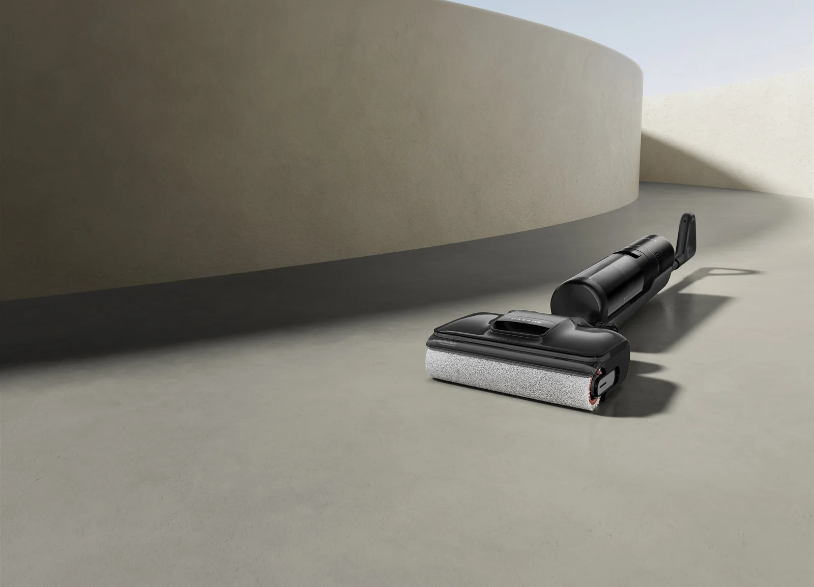 DREAME H12 Pro Flexreach paguldytas ant grindų prie sienos