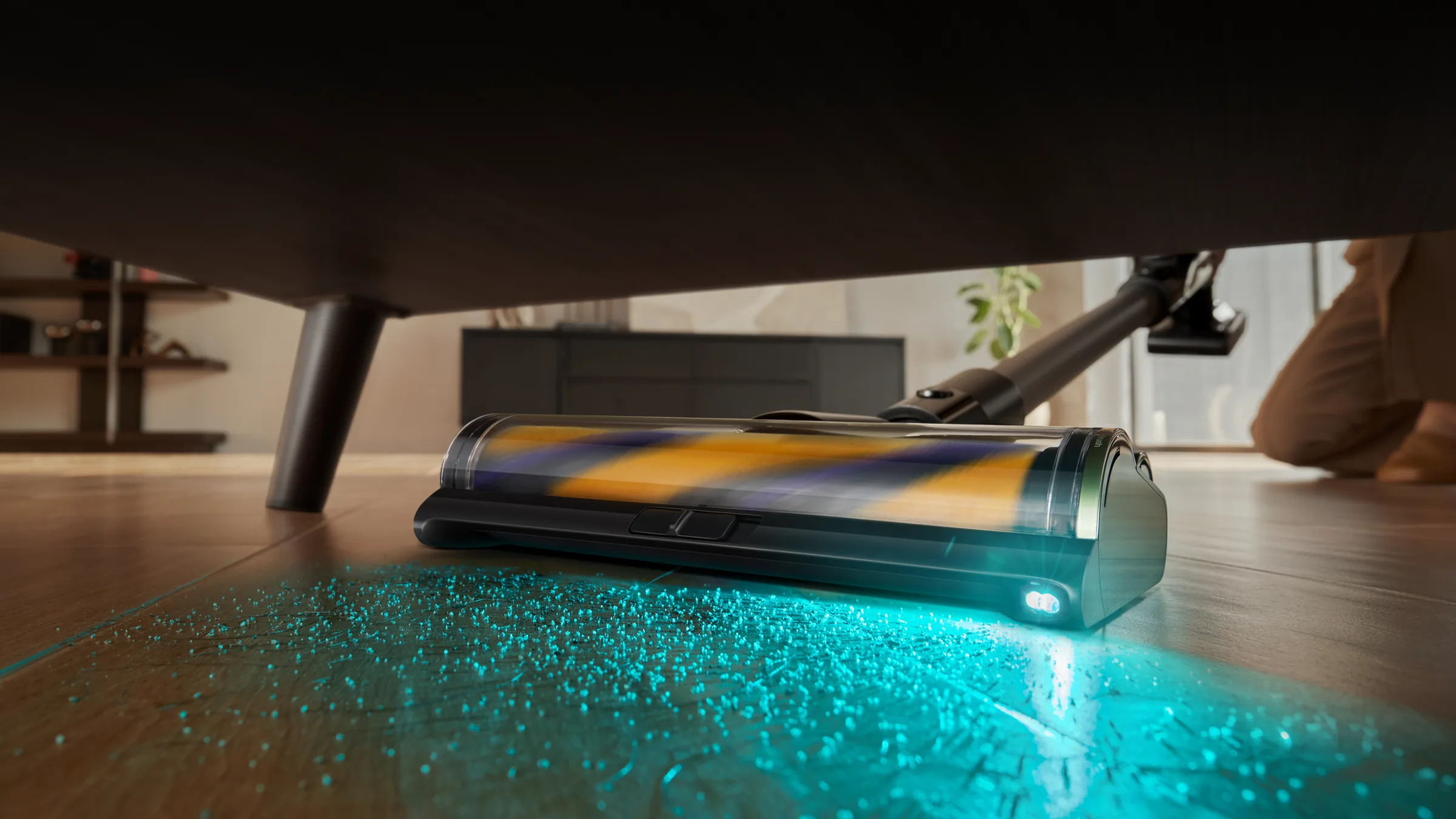 DREAME R20 Ultra šepečio šviesa po sofa išryškina dulkes