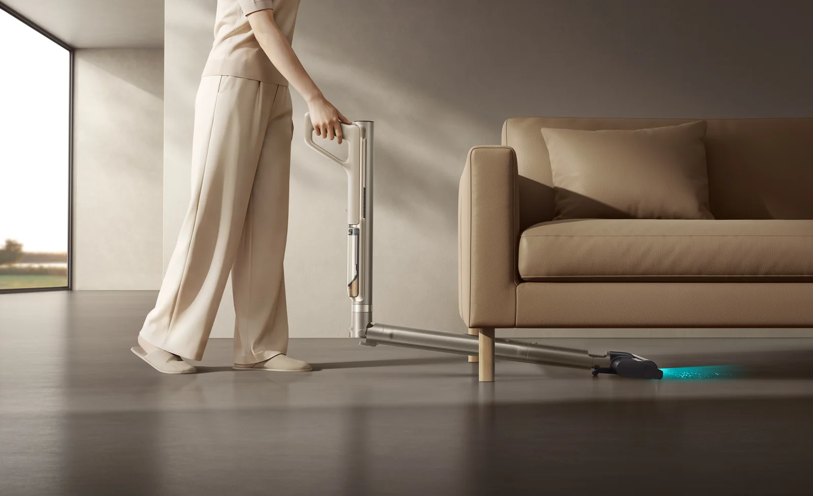 Siurblys valo po sofa su sulenktu vamzdžiu