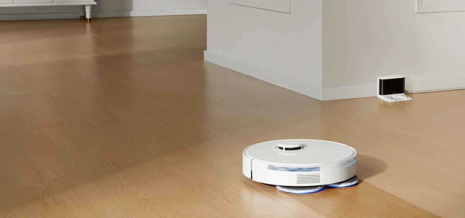 Robotas grįžta prie įkrovimo stotelės