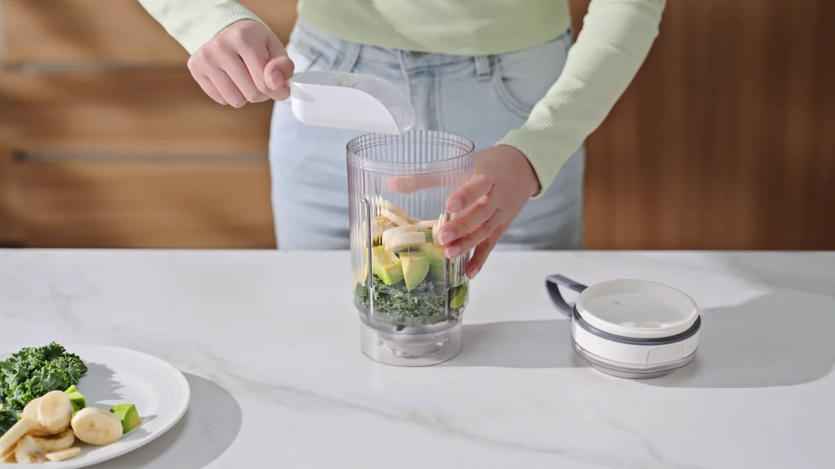 Ingredientai dedami į DREAME PortFresh PB10 indą